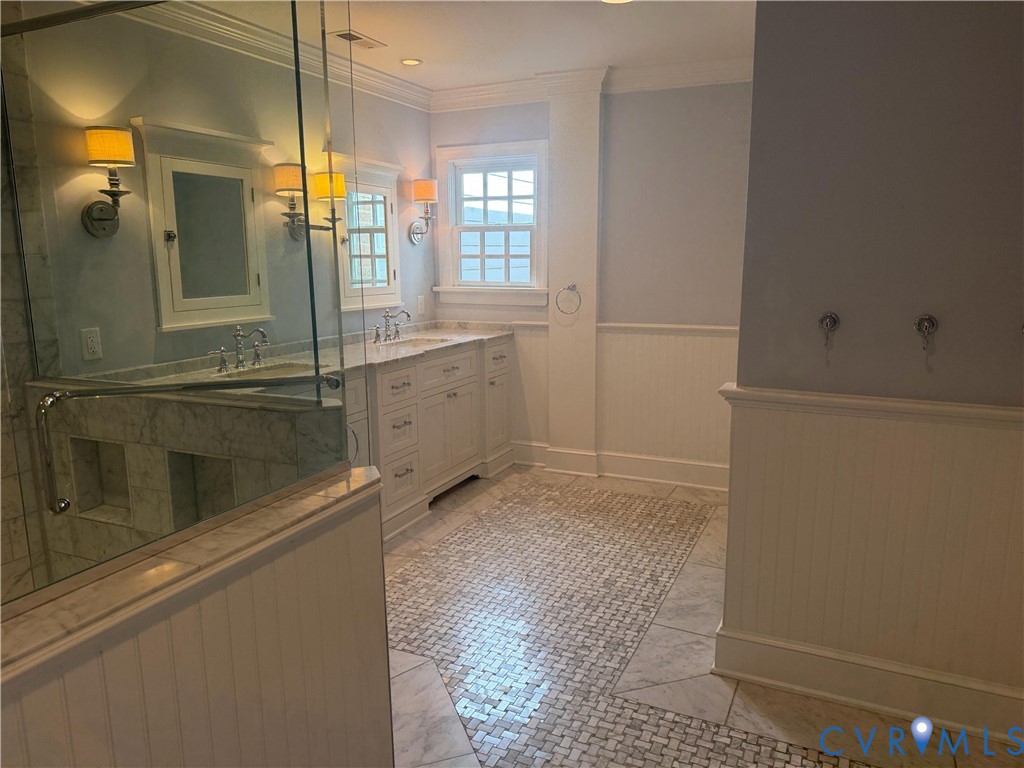 17 Charnwood Rd