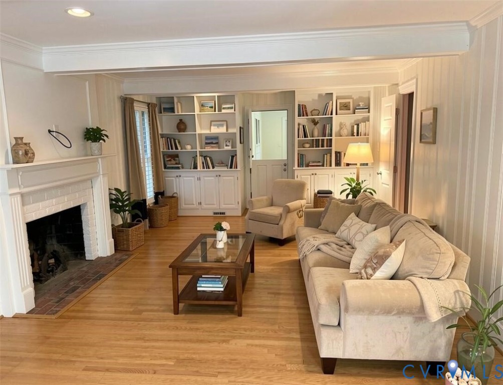17 Charnwood Rd