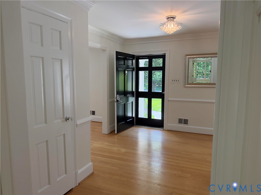 17 Charnwood Rd