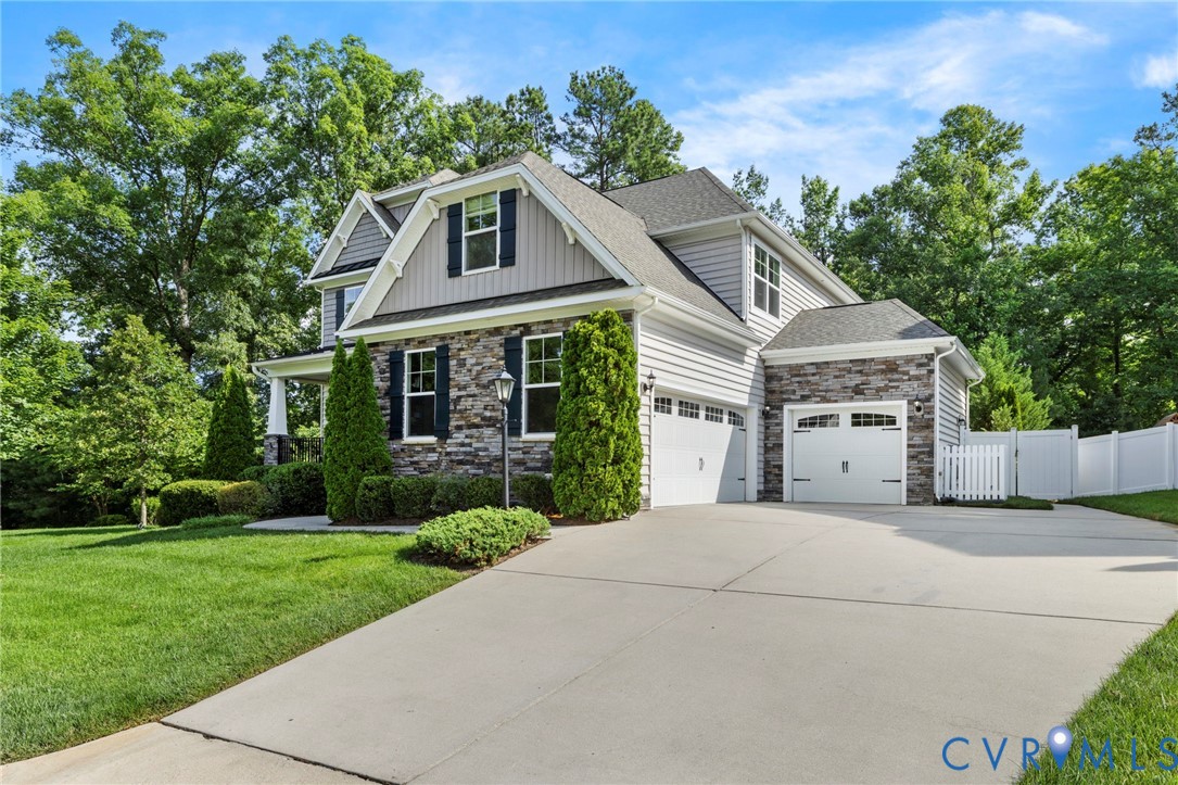 16707 White Daisy Loop