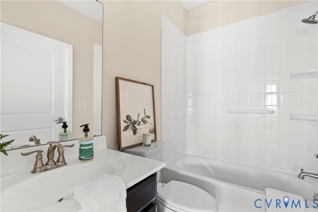 1221 Westwood Village Ln Unit#402
