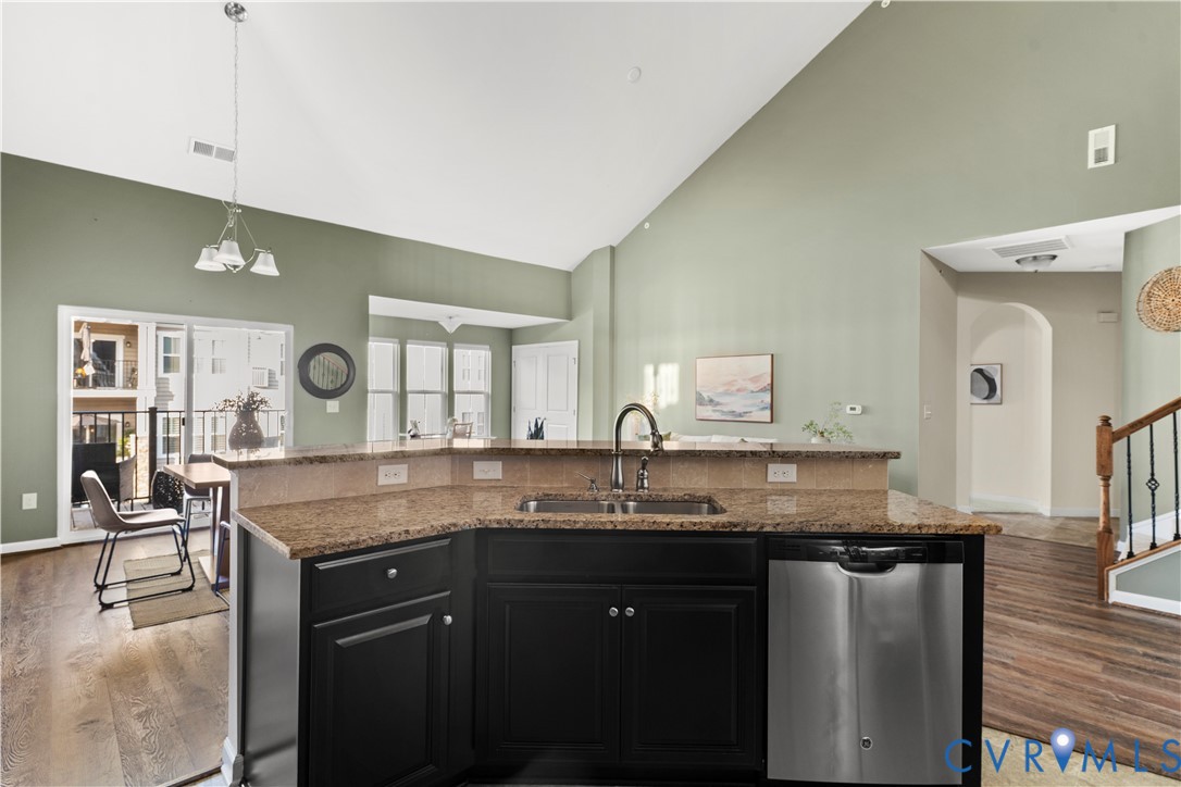 1221 Westwood Village Ln Unit#402