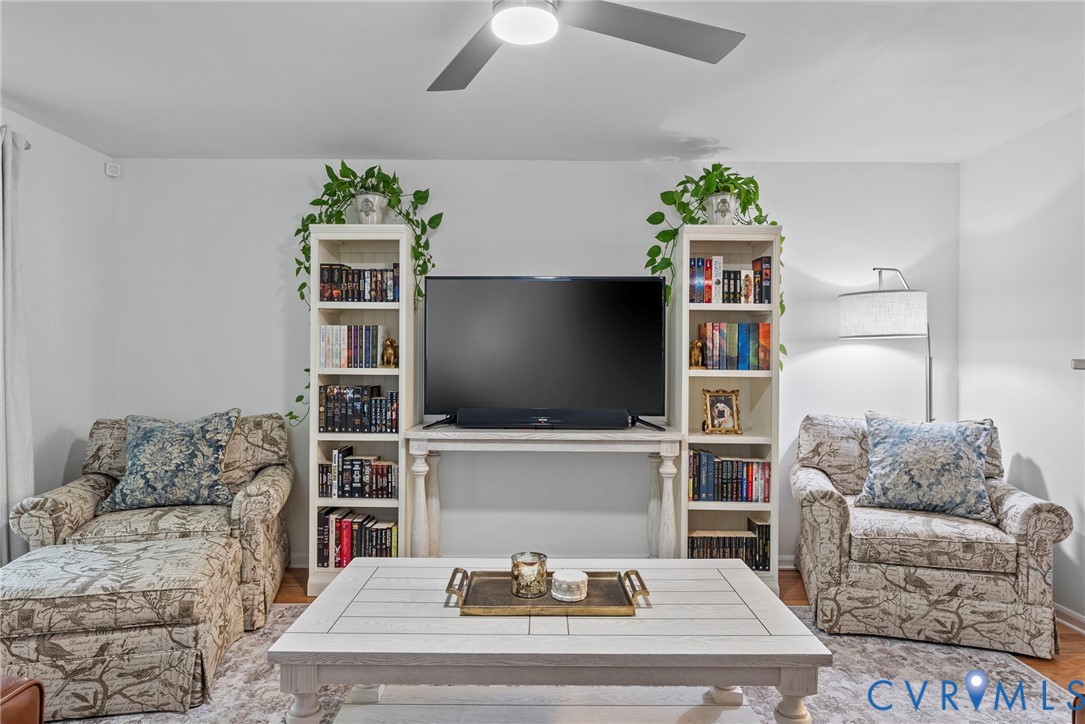 3013 Montfort Loop