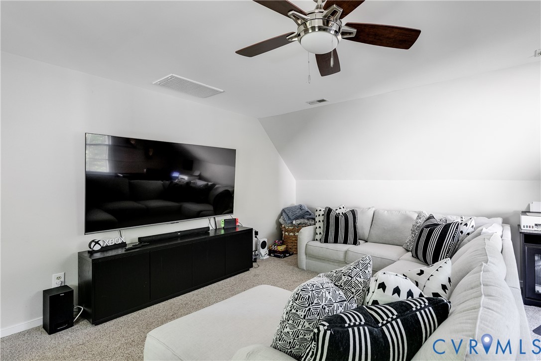 9704 Wildbriar Ln