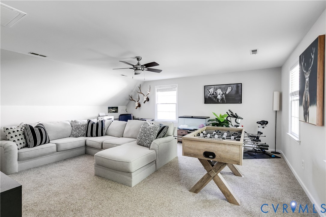 9704 Wildbriar Ln
