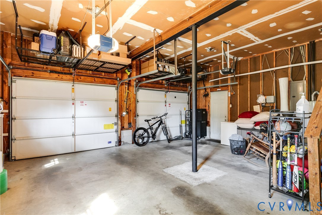 9704 Wildbriar Ln