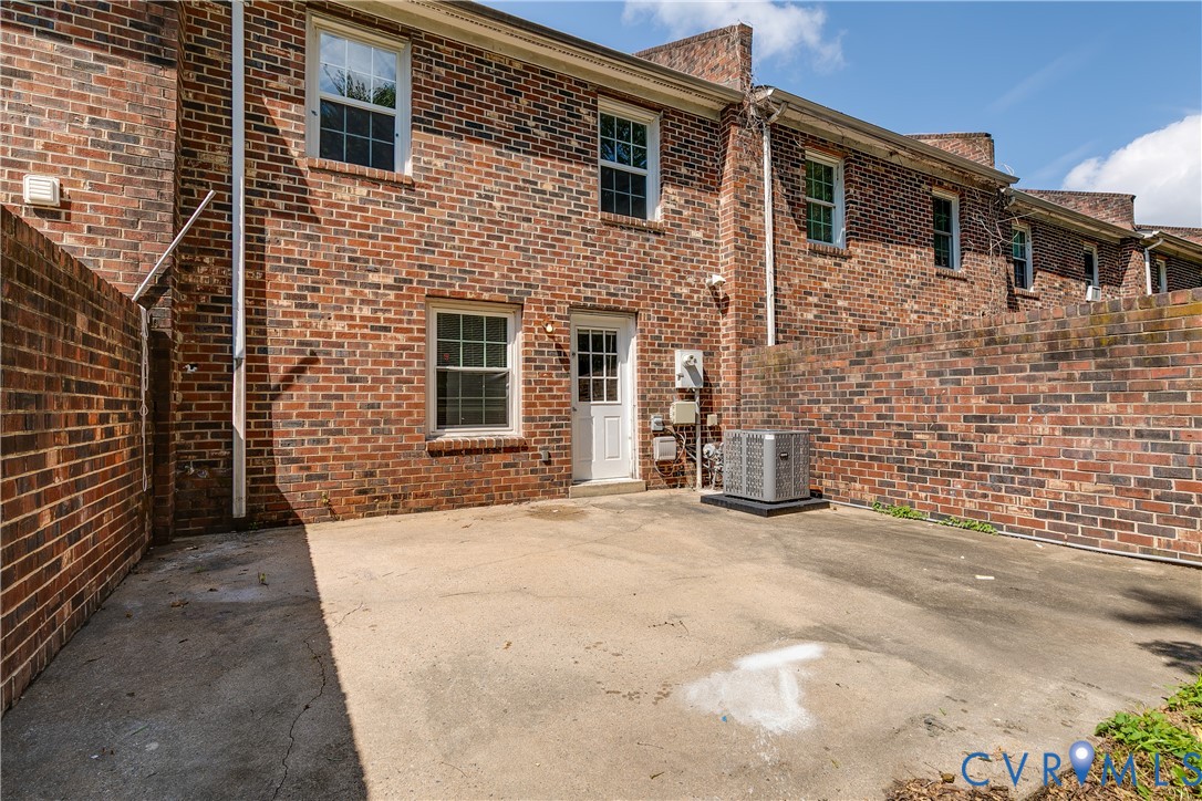 3411 Chalfont Dr