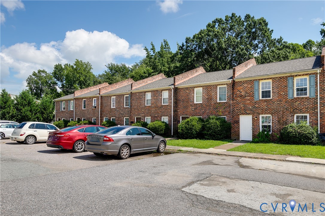 3411 Chalfont Dr