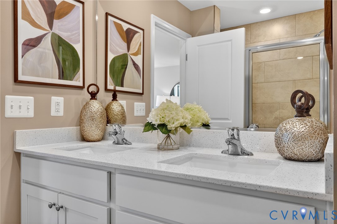 6035 Blue Iris Rd