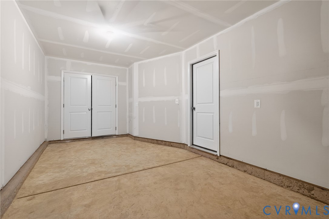 6035 Blue Iris Rd