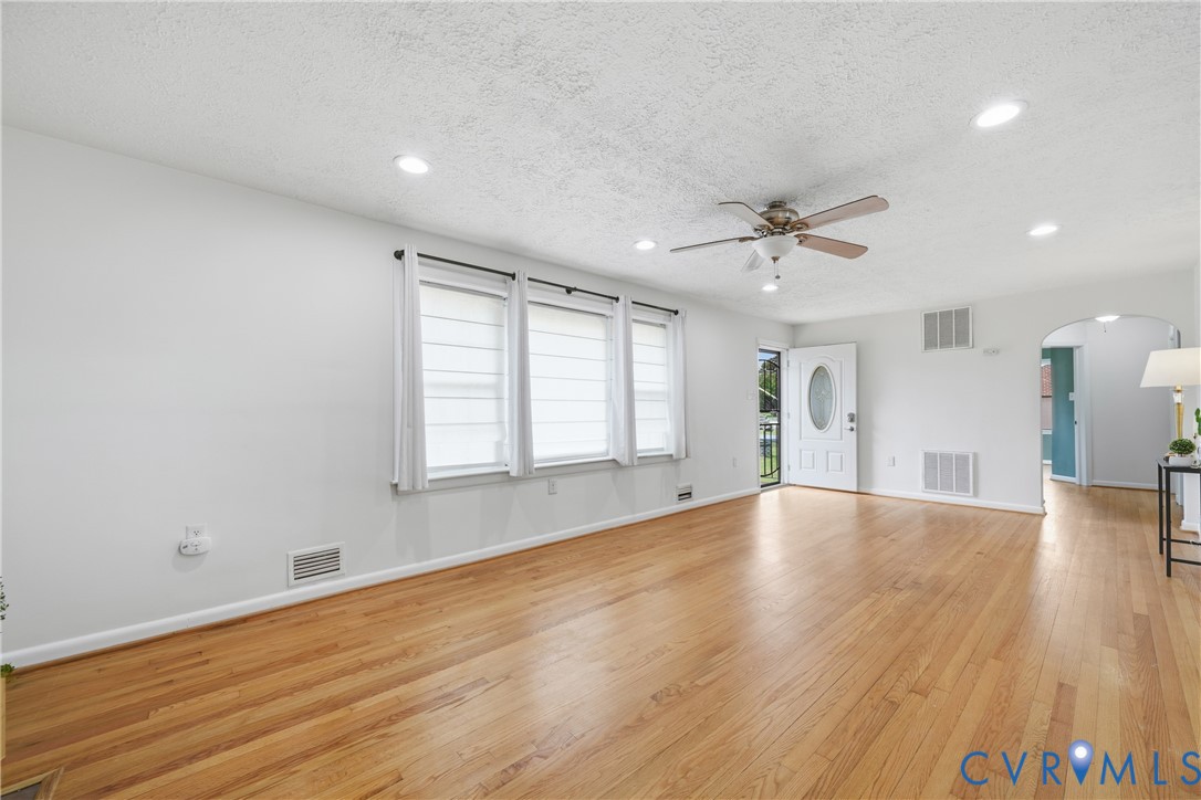 1214 Southbury Ave