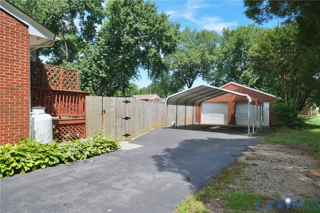 1214 Southbury Ave