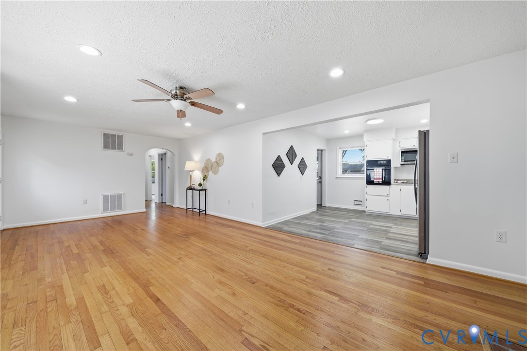 1214 Southbury Ave