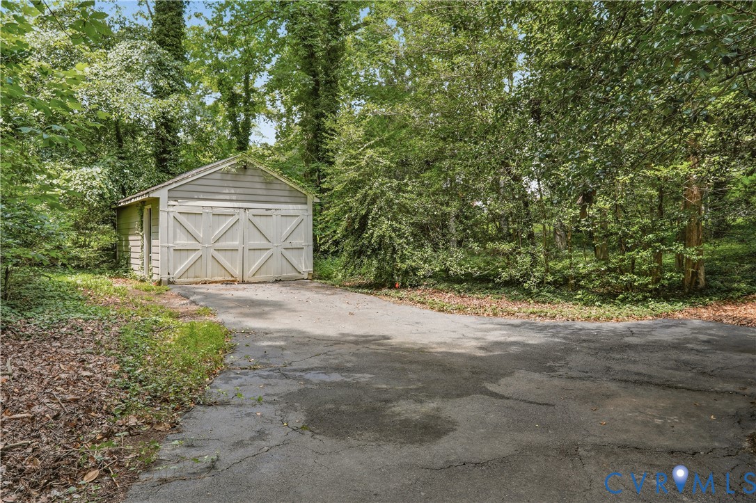 1132 Peck Rd