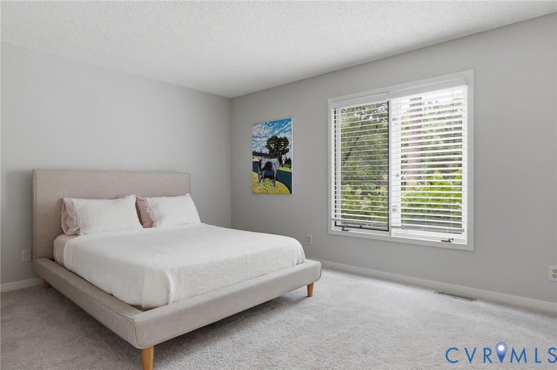11200 Riverchase Dr