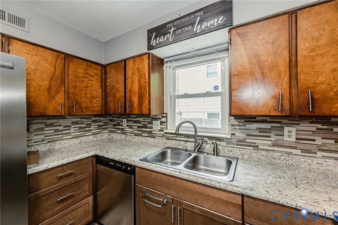 709 Deter Rd
