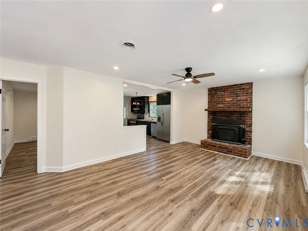 7367 Lakeshore Dr