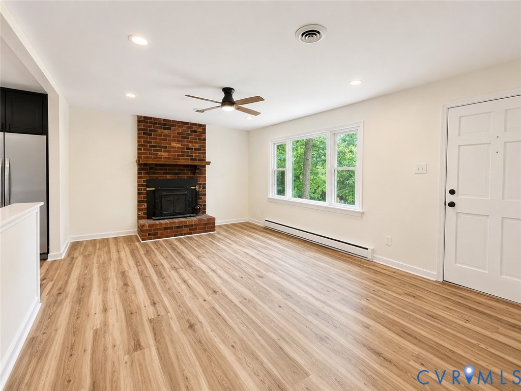 7367 Lakeshore Dr