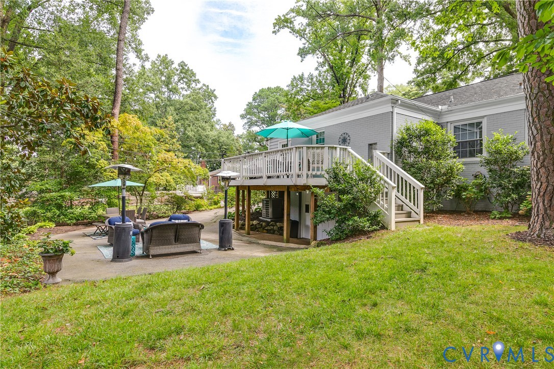 5913 W Club Ln