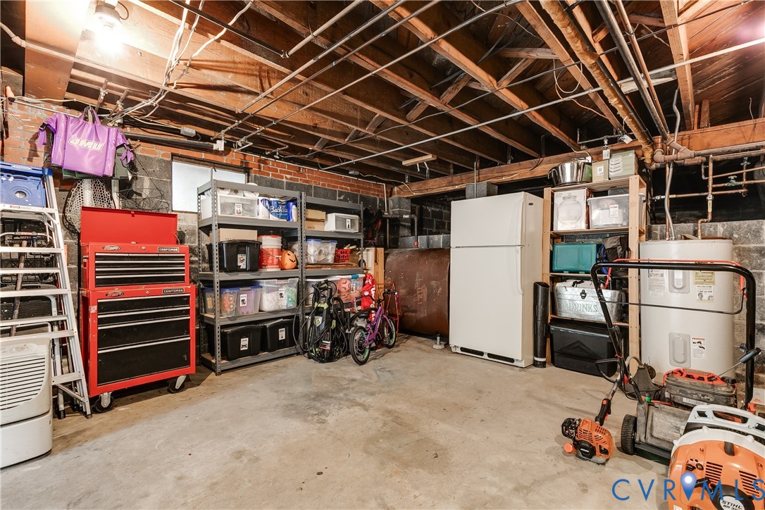 5913 W Club Ln