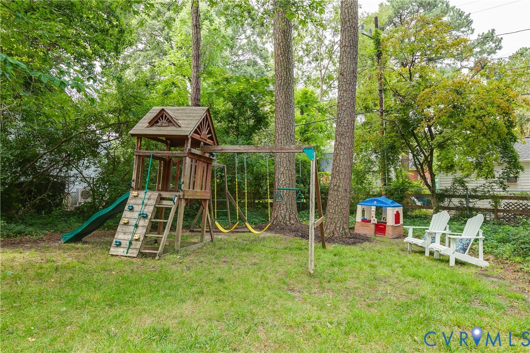 5913 W Club Ln