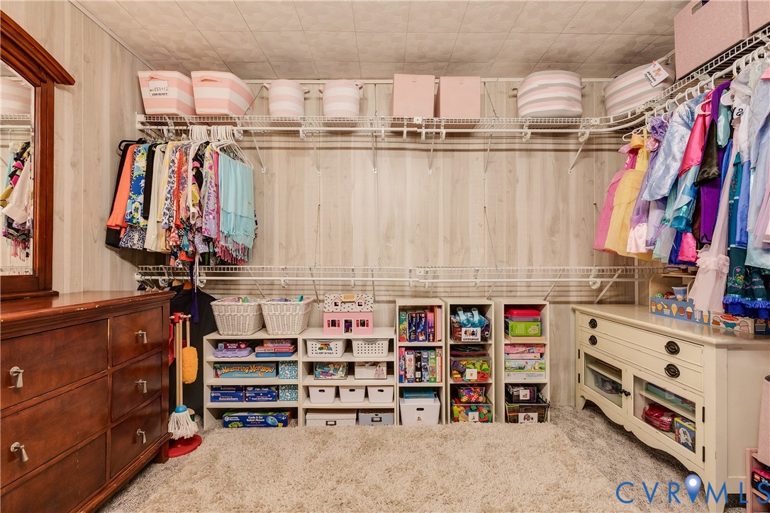 5913 W Club Ln