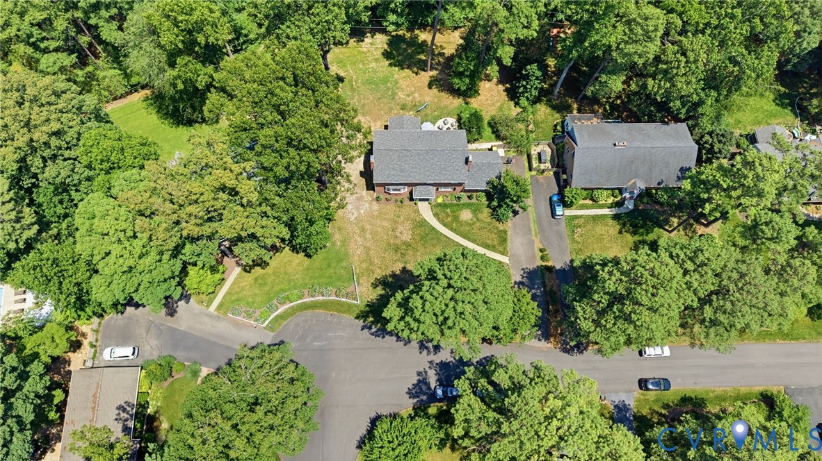 2621 Cherrytree Ln