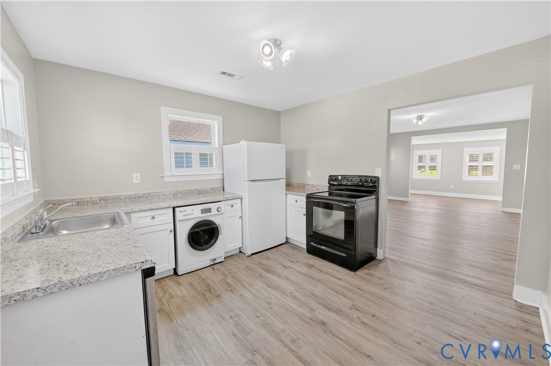 3 Lighthouse Dr