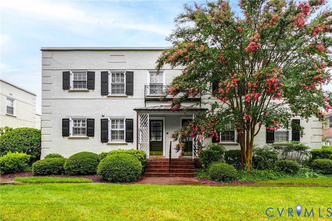 33 W Locke Ln Unit#U3