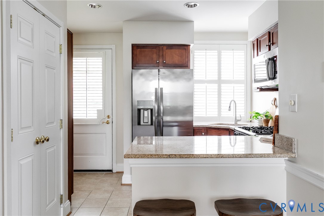 33 W Locke Ln Unit#U3