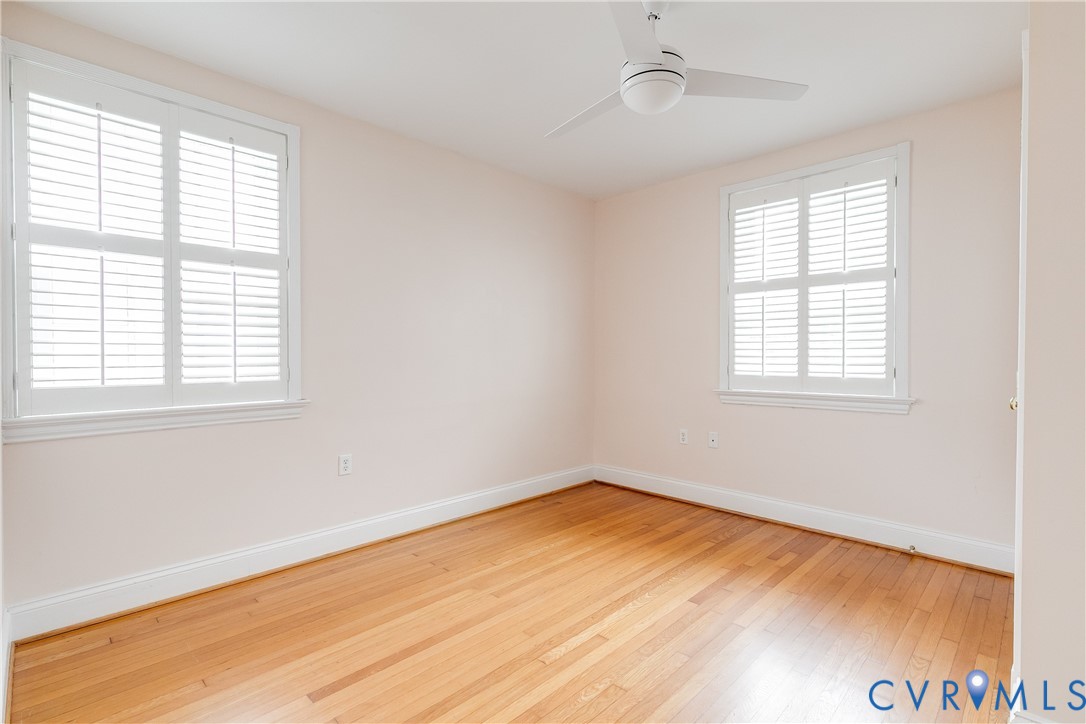 33 W Locke Ln Unit#U3