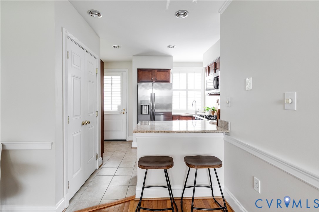 33 W Locke Ln Unit#U3