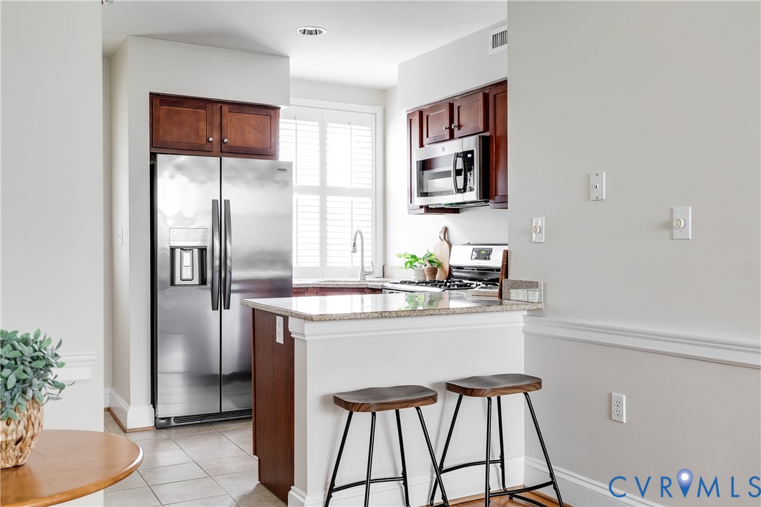33 W Locke Ln Unit#U3