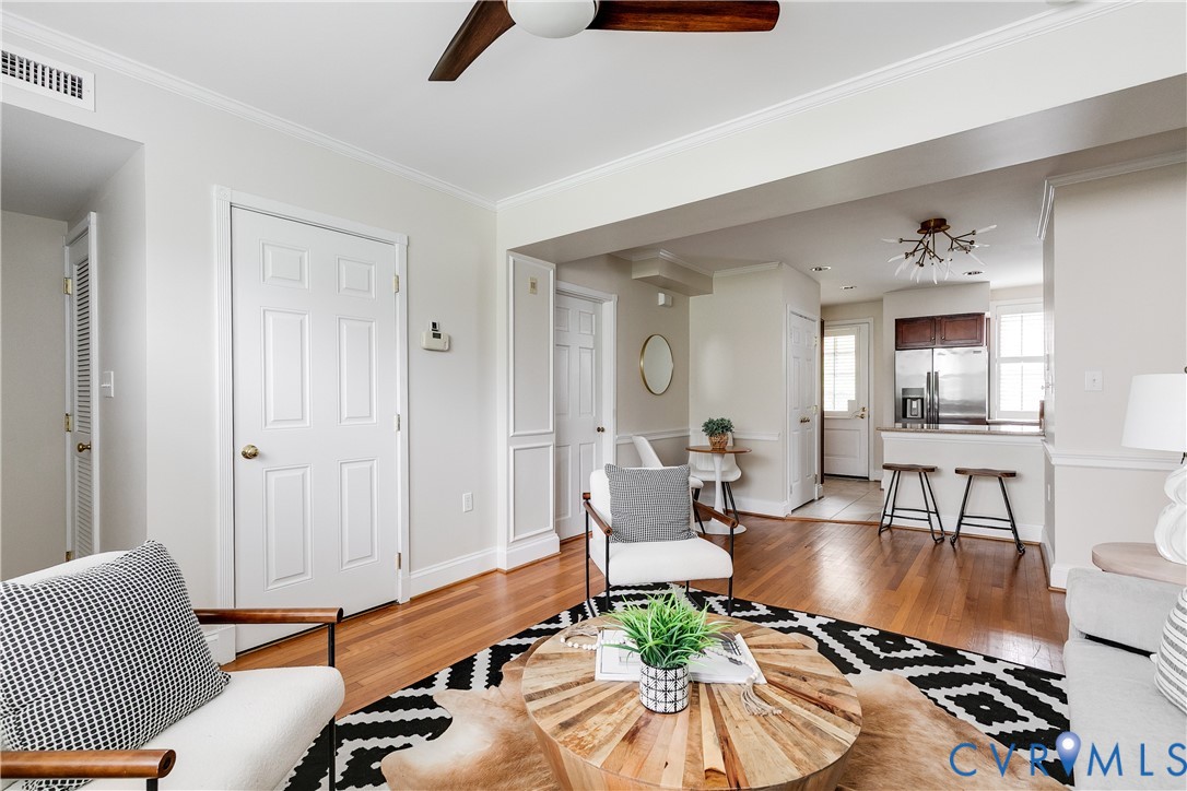 33 W Locke Ln Unit#U3