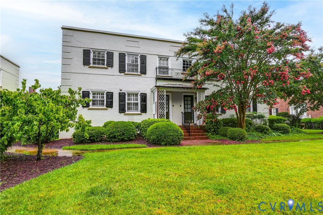 33 W Locke Ln Unit#U3
