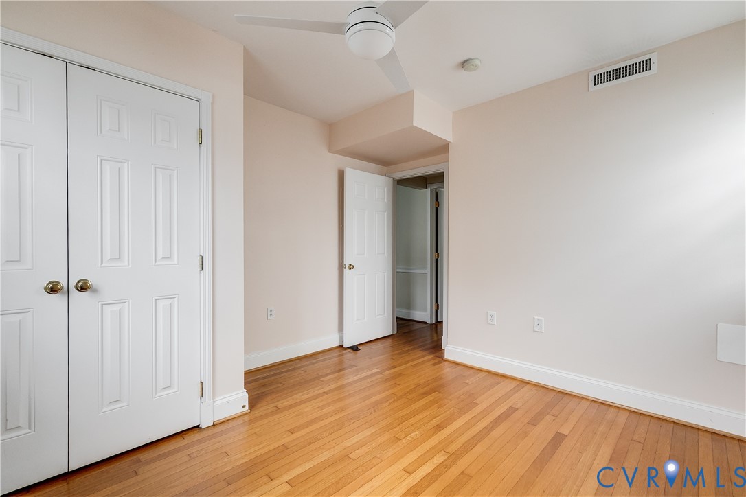 33 W Locke Ln Unit#U3