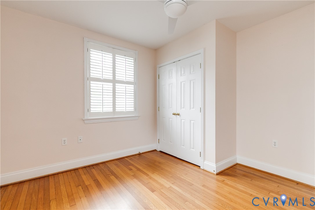 33 W Locke Ln Unit#U3
