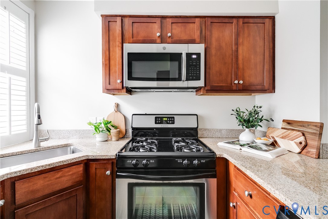 33 W Locke Ln Unit#U3