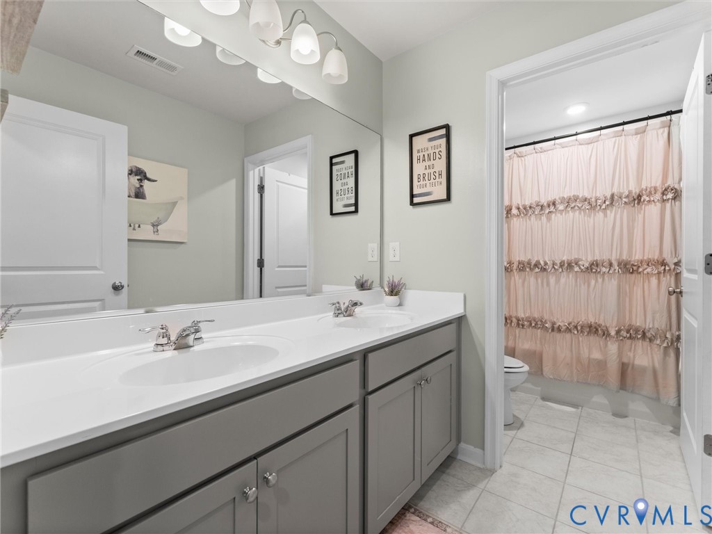 13925 Collington Mews