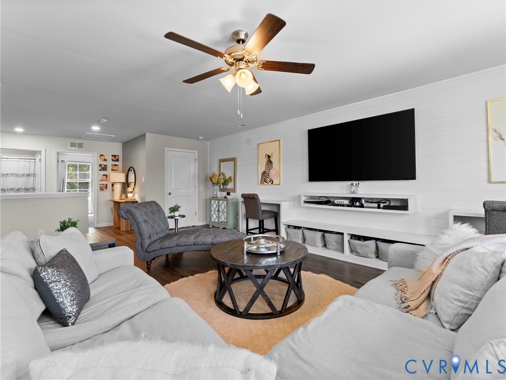 13925 Collington Mews
