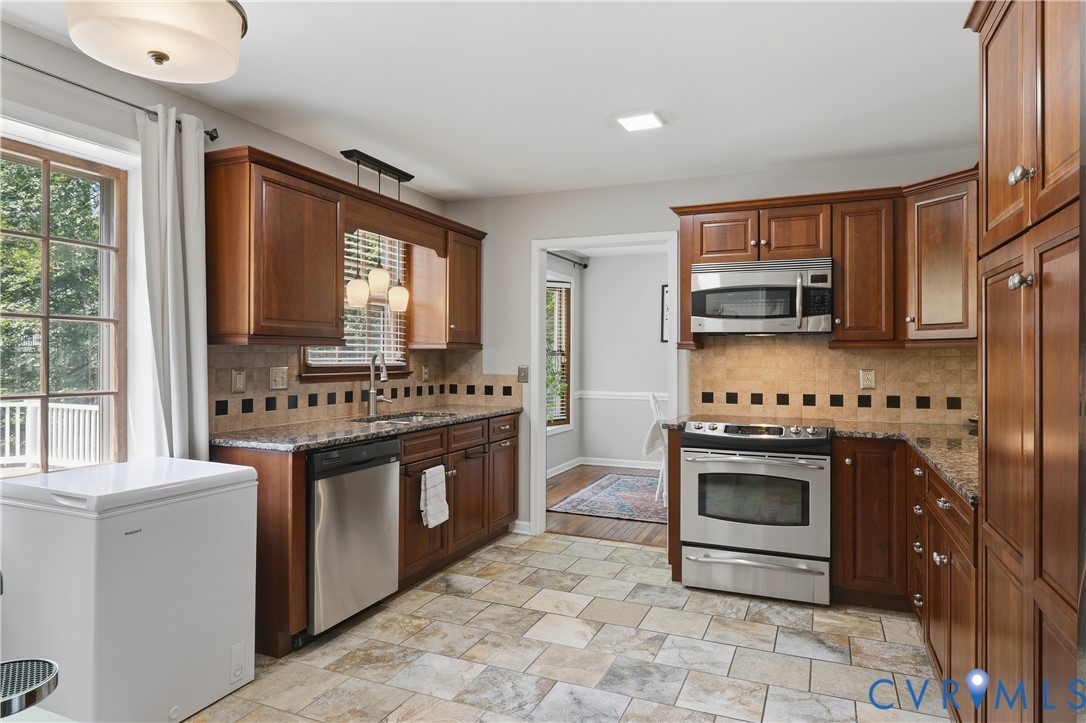 9157 Chatham Grove Ln