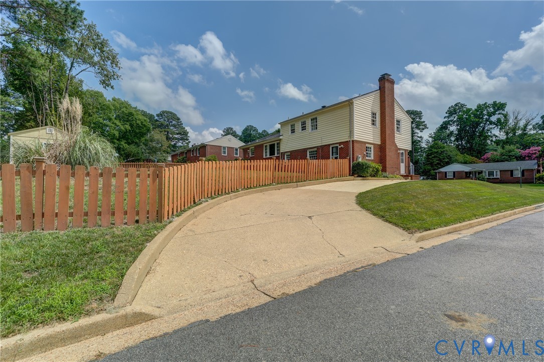9312 Ledbury Rd