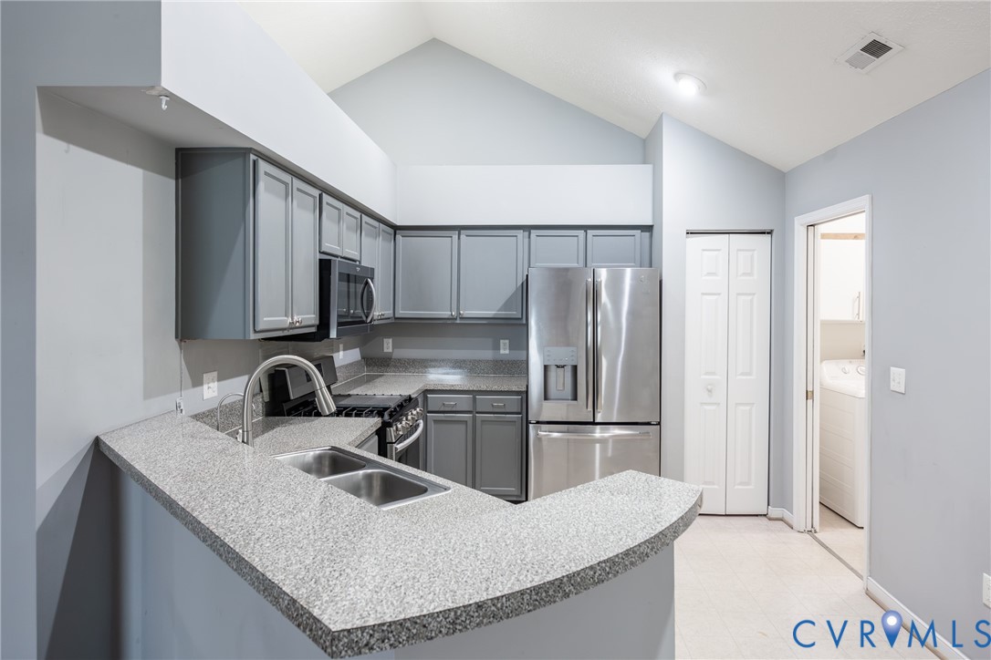 3246 Stone Manor Cir