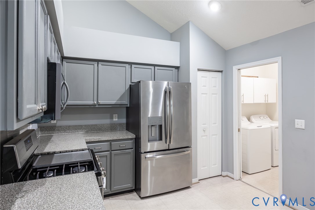 3246 Stone Manor Cir