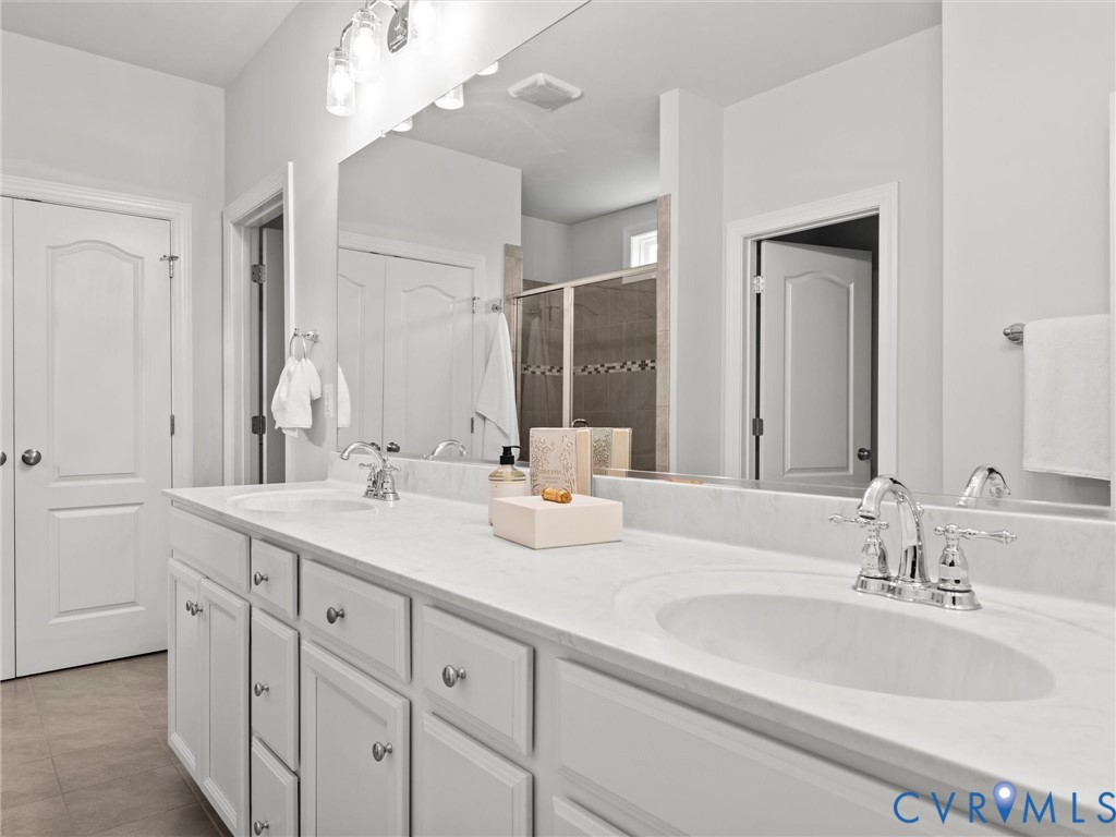 13906 Collington Mews