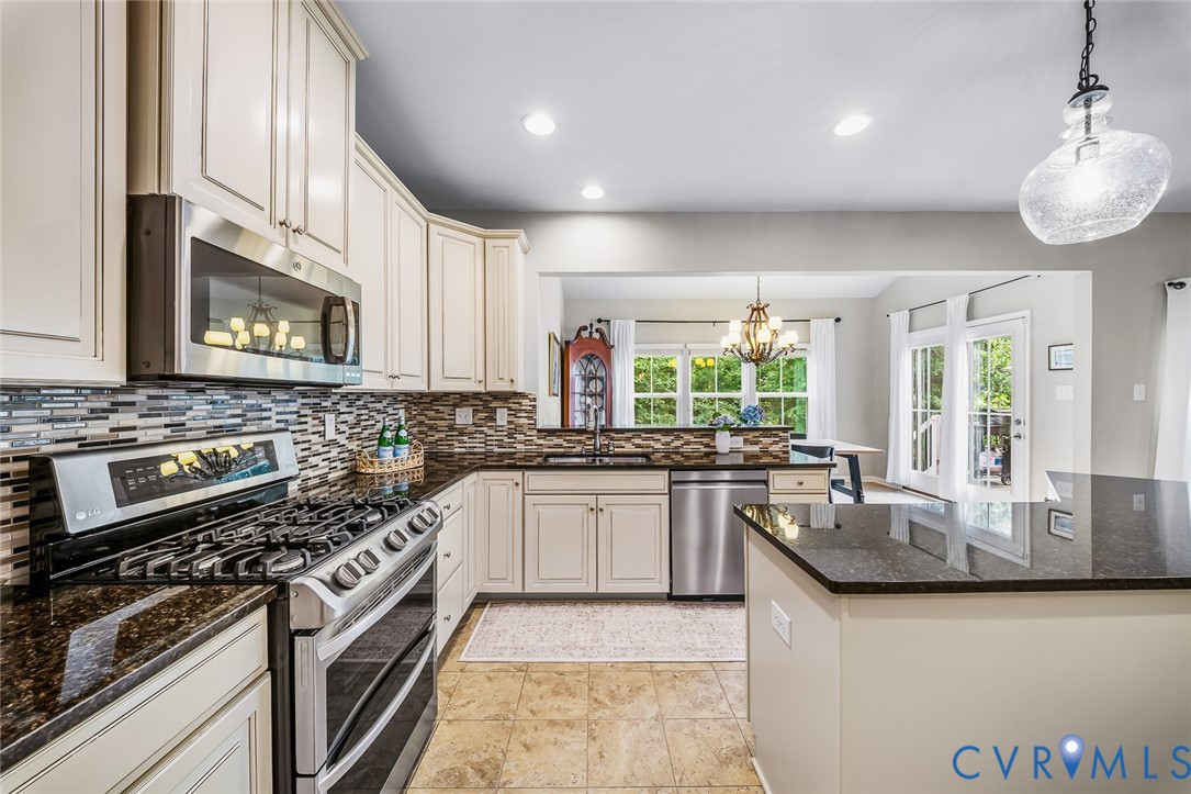 16901 White Daisy Loop