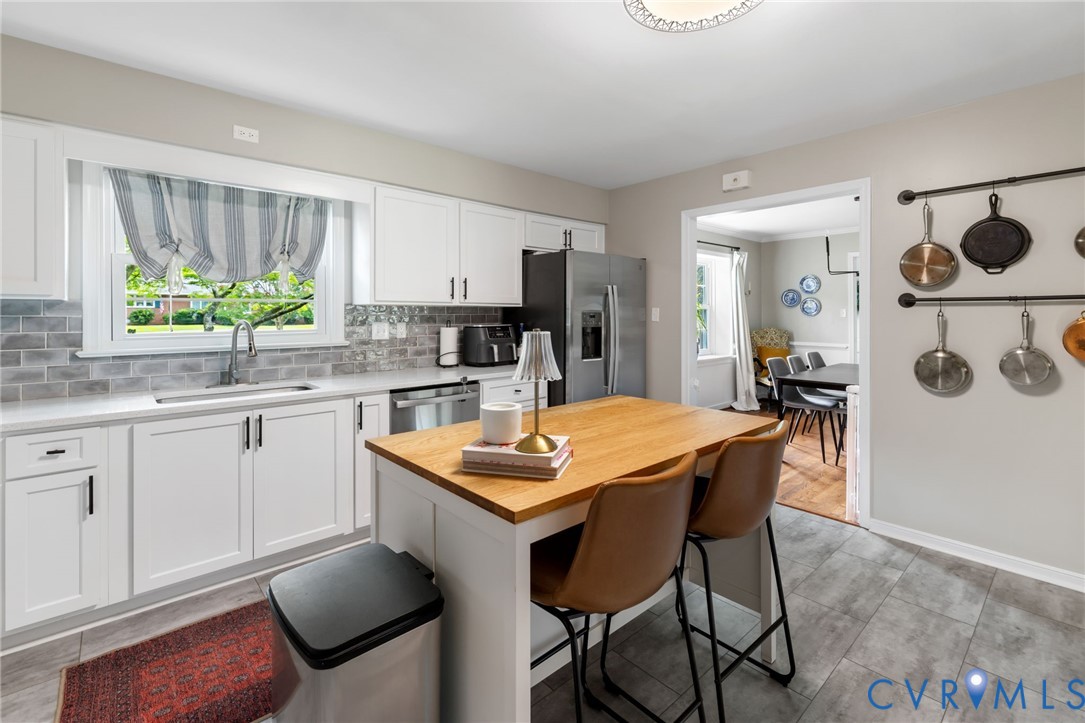 404 Aubery Rd