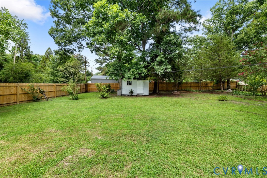 404 Aubery Rd