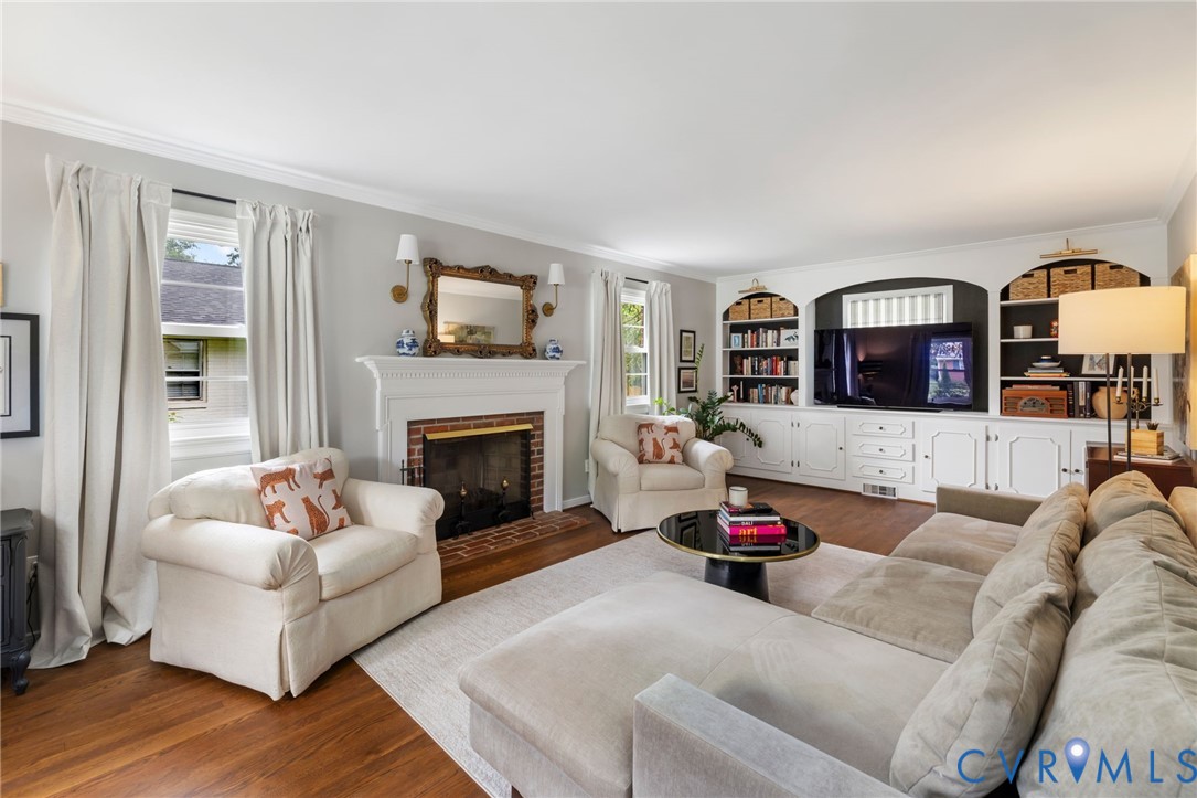 404 Aubery Rd