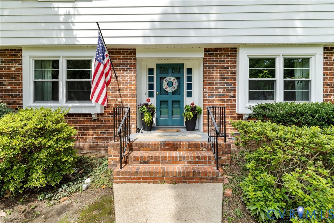 404 Aubery Rd
